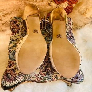 Women’s size 6 1/2 Rock  & Republic heels in original box